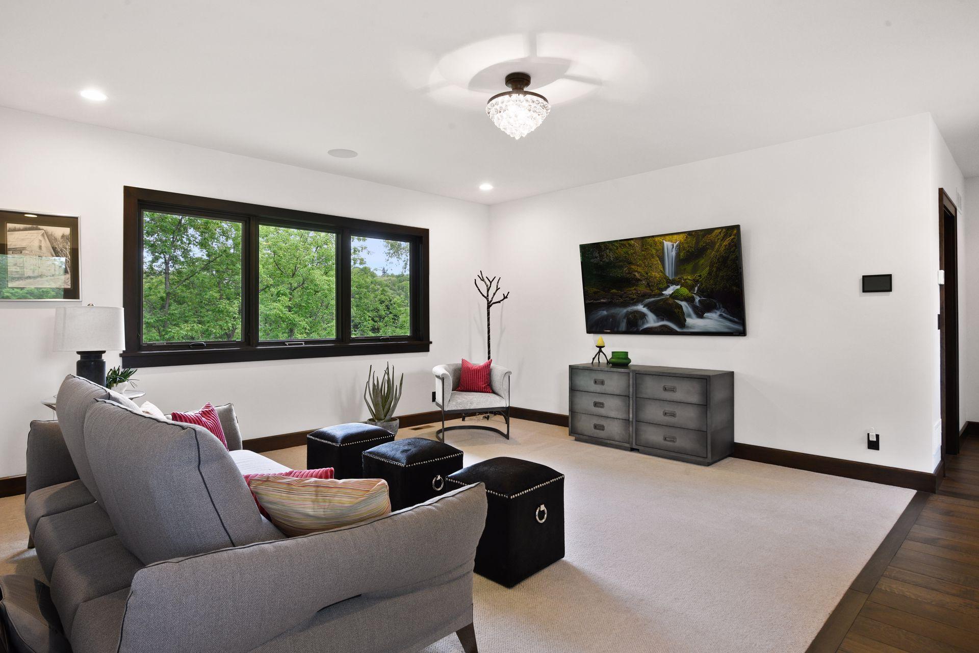 Upper Level Lounge