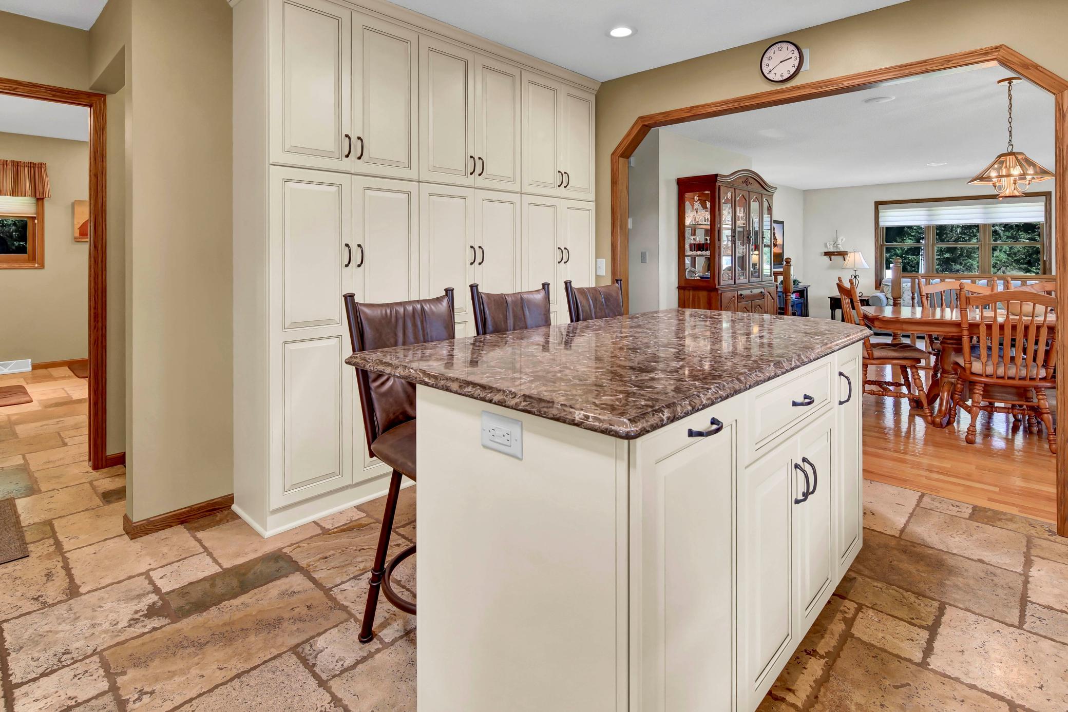 Stunning kitchen, fully updated