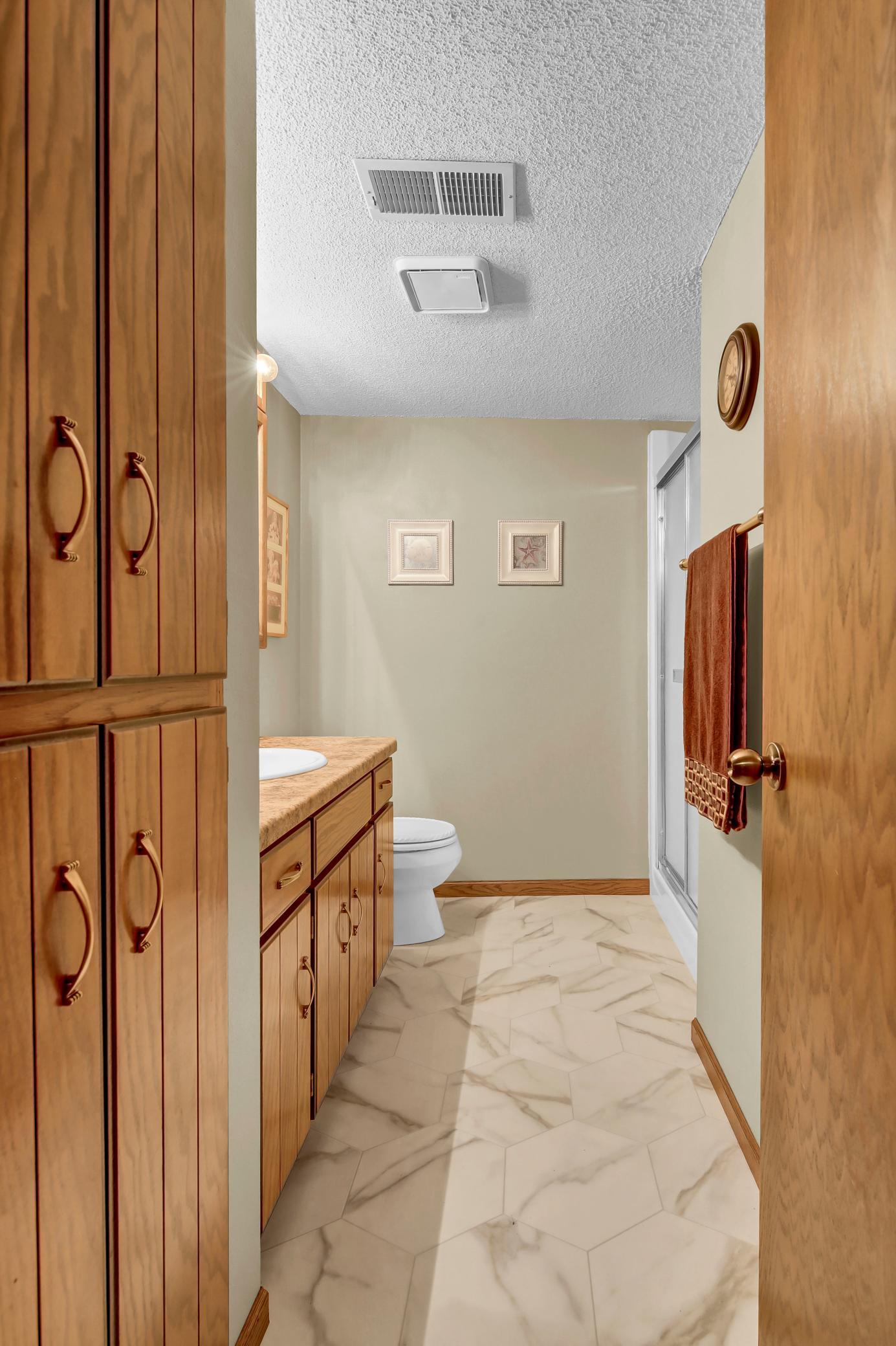 LL full bathroom