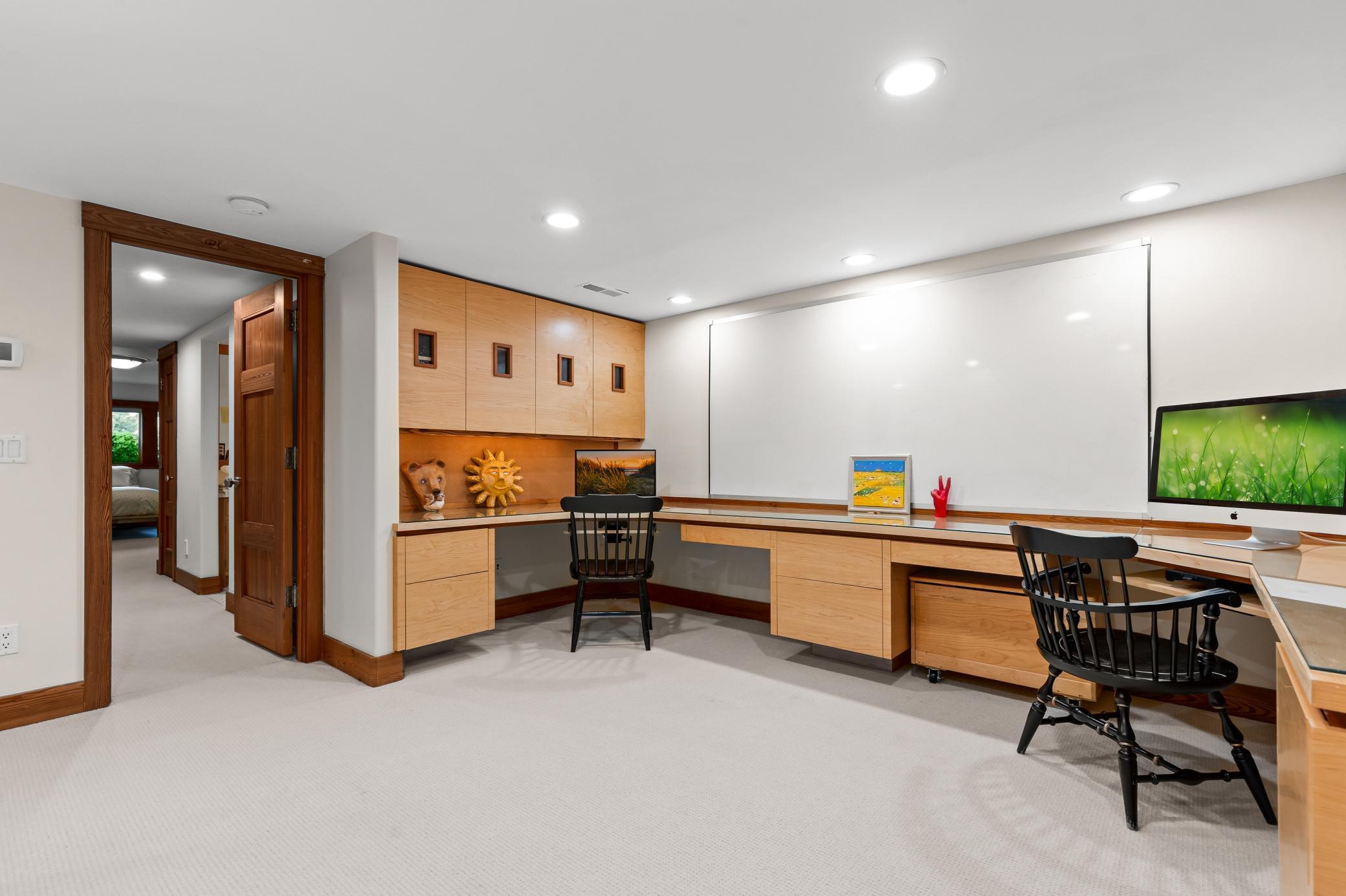 A flex study space with built-ins