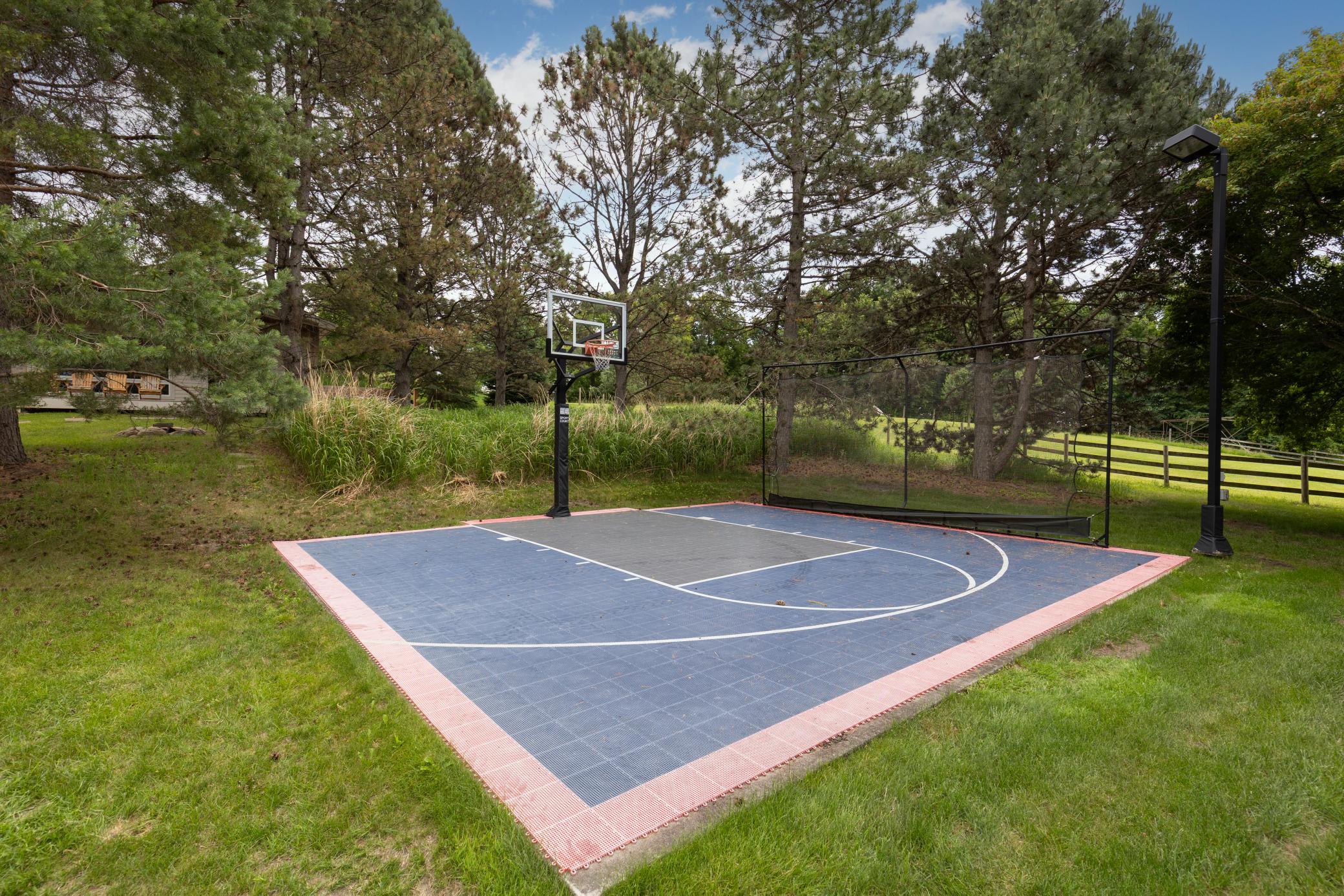 Sport court/basket ball surface