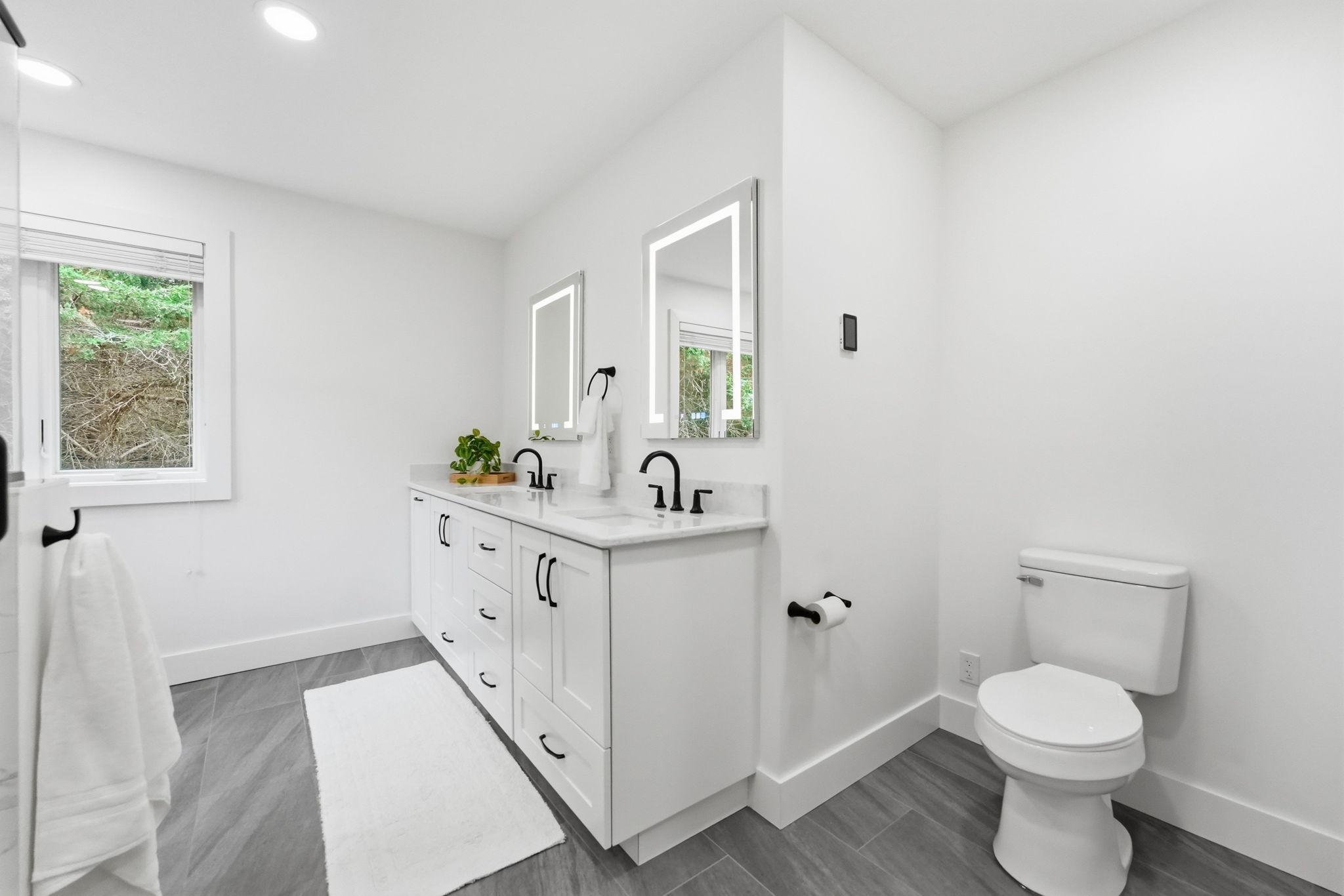 Private, primary 3/4 suite.