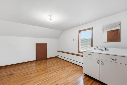 309 5th Avenue SE, Melrose, MN 56352