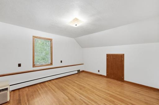 309 5th Avenue SE, Melrose, MN 56352