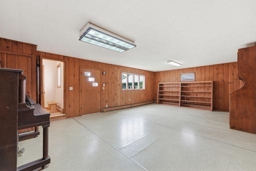 309 5th Avenue SE, Melrose, MN 56352