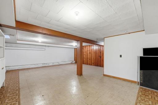309 5th Avenue SE, Melrose, MN 56352