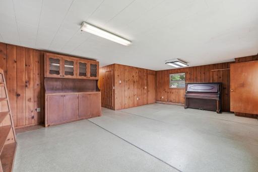 309 5th Avenue SE, Melrose, MN 56352