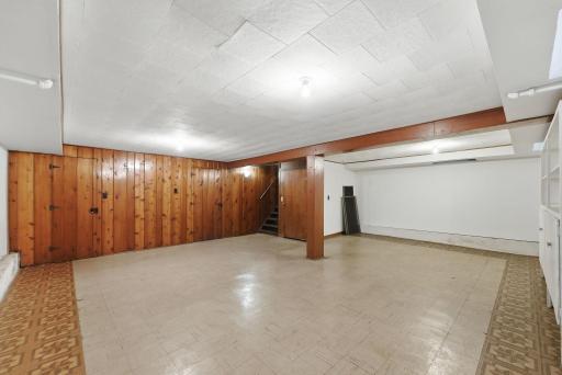 309 5th Avenue SE, Melrose, MN 56352