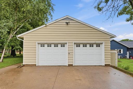 309 5th Avenue SE, Melrose, MN 56352