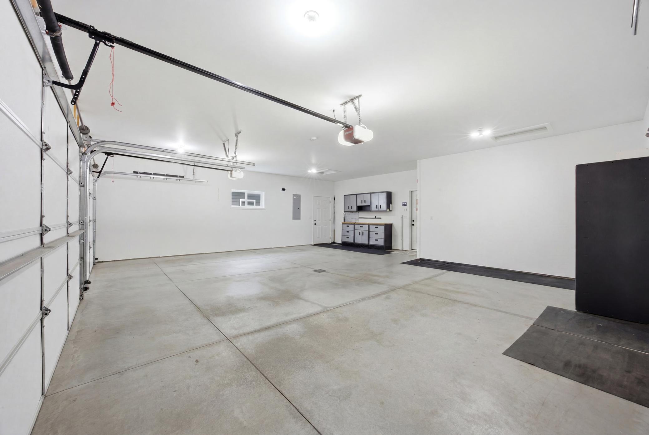 3-Stall Garage