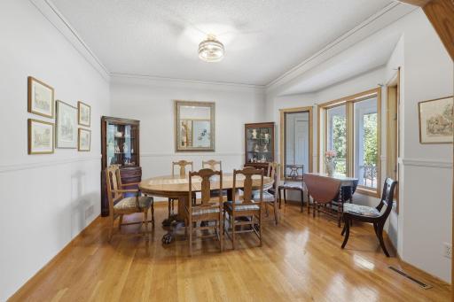 Entertainment sized dining room features walk through to kitchen