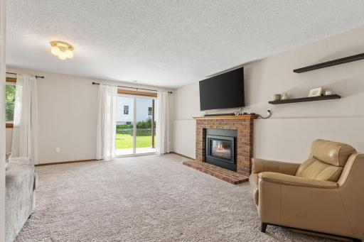 Lower Level Family Room - 4543 Margaret St-32.jpg