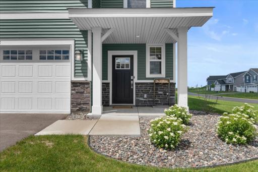 Inviting front entrance w/great curb appeal