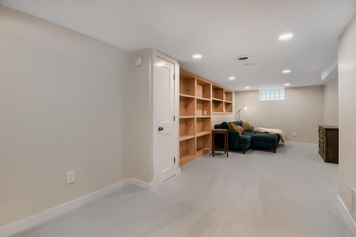 3044 Idaho Ave S - MLS Sized - 010 - 10 Family Room.jpg