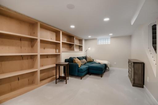 3044 Idaho Ave S - MLS Sized - 012 - 12 Family Room.jpg
