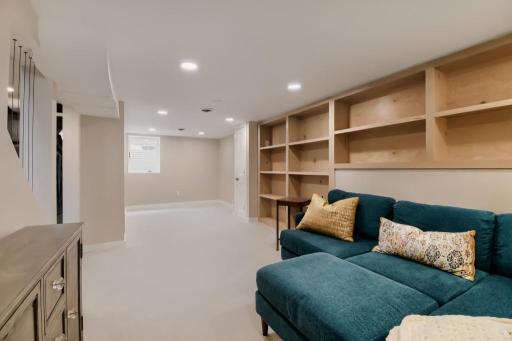 3044 Idaho Ave S - MLS Sized - 013 - 13 Family Room.jpg