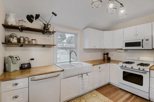 3044 Idaho Ave S - MLS Sized - 004 - 04 Kitchen.jpg