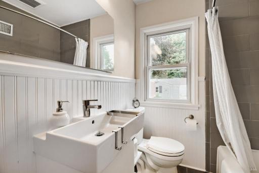 3044 Idaho Ave S - MLS Sized - 016 - 16 Primary Bathroom.jpg
