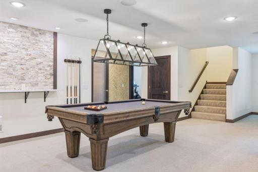 5 Deerwood Lane N, Minneapolis, MN 55441