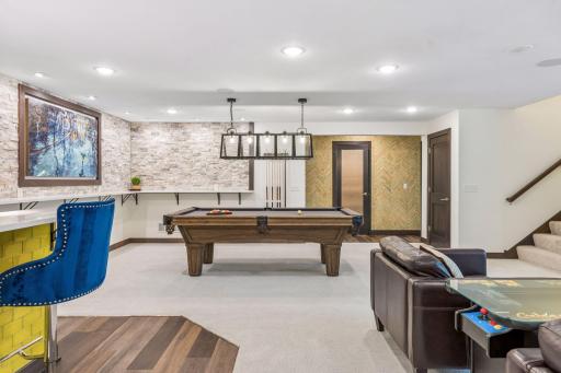5 Deerwood Lane N, Minneapolis, MN 55441