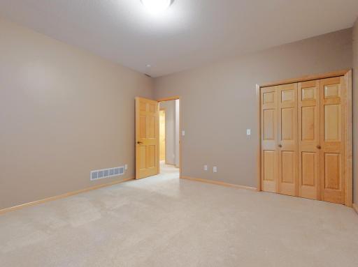 578 92nd Street NW, Buffalo, MN 55313