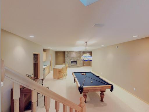 Large open basement - pool table included