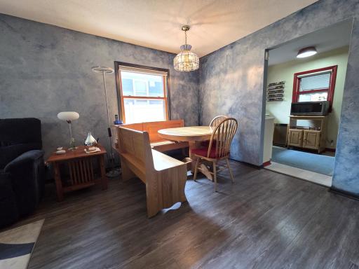 This dining area has a removable booth/table (sellers may be willing to leave)