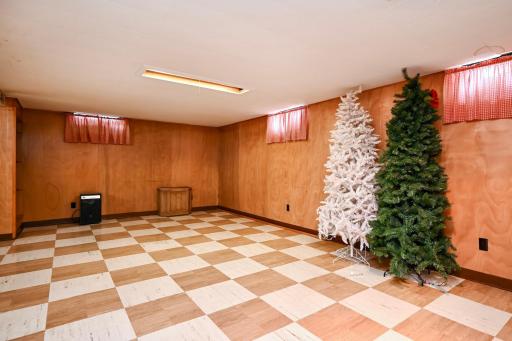 557 E 2nd Street, Winona, MN 55987