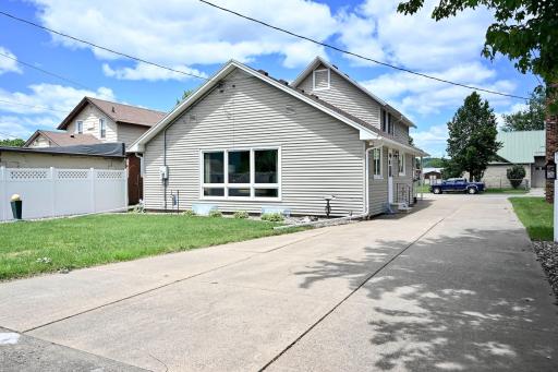 557 E 2nd Street, Winona, MN 55987