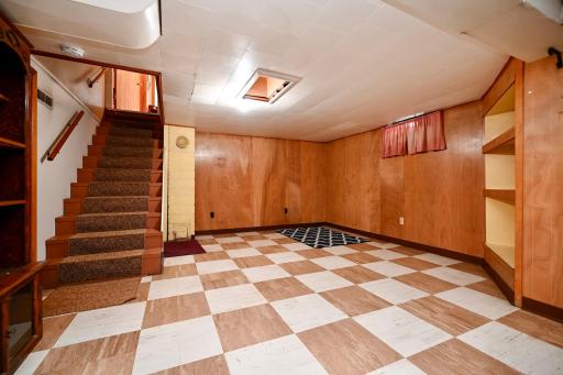 557 E 2nd Street, Winona, MN 55987
