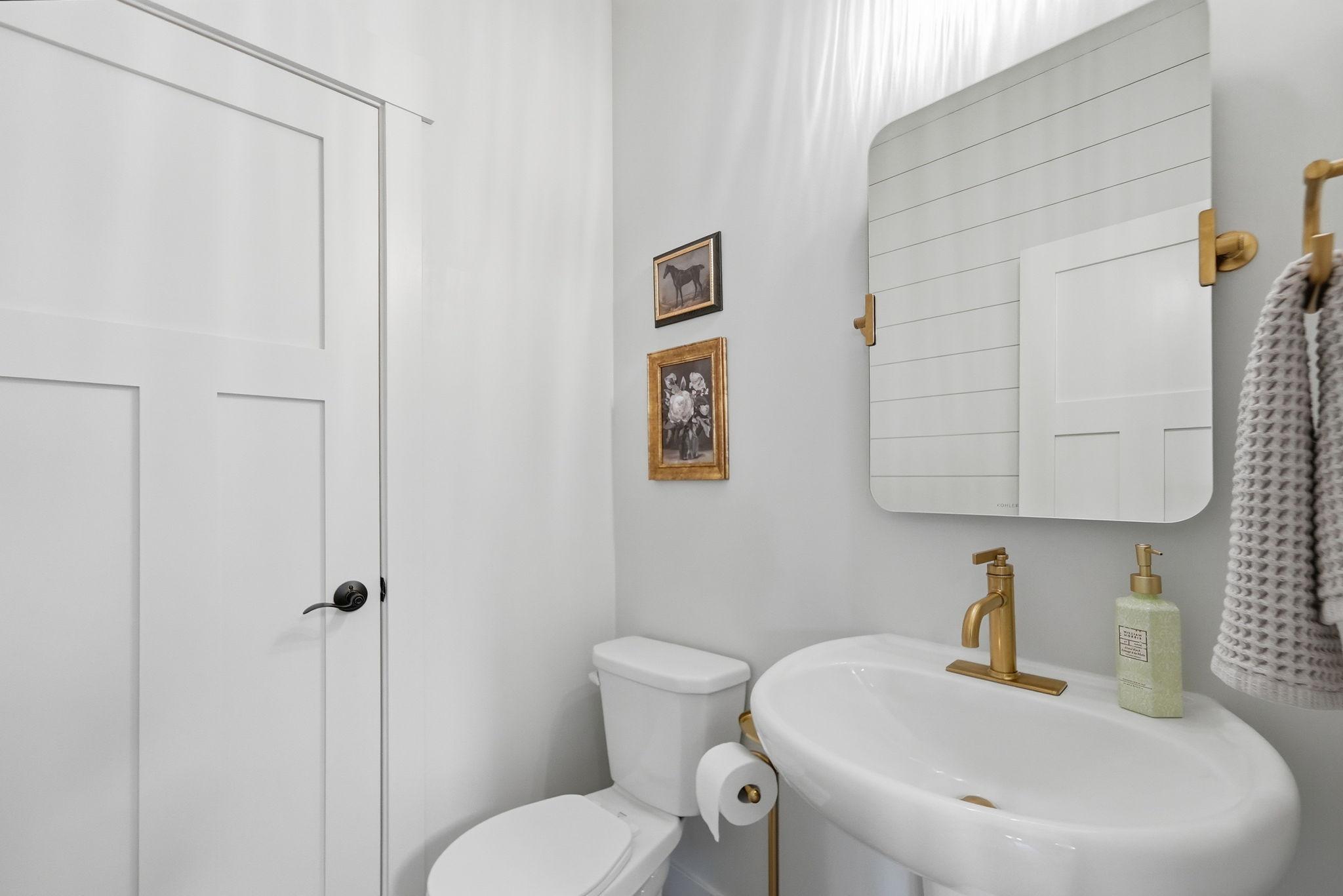 1/2 Bathroom-Main