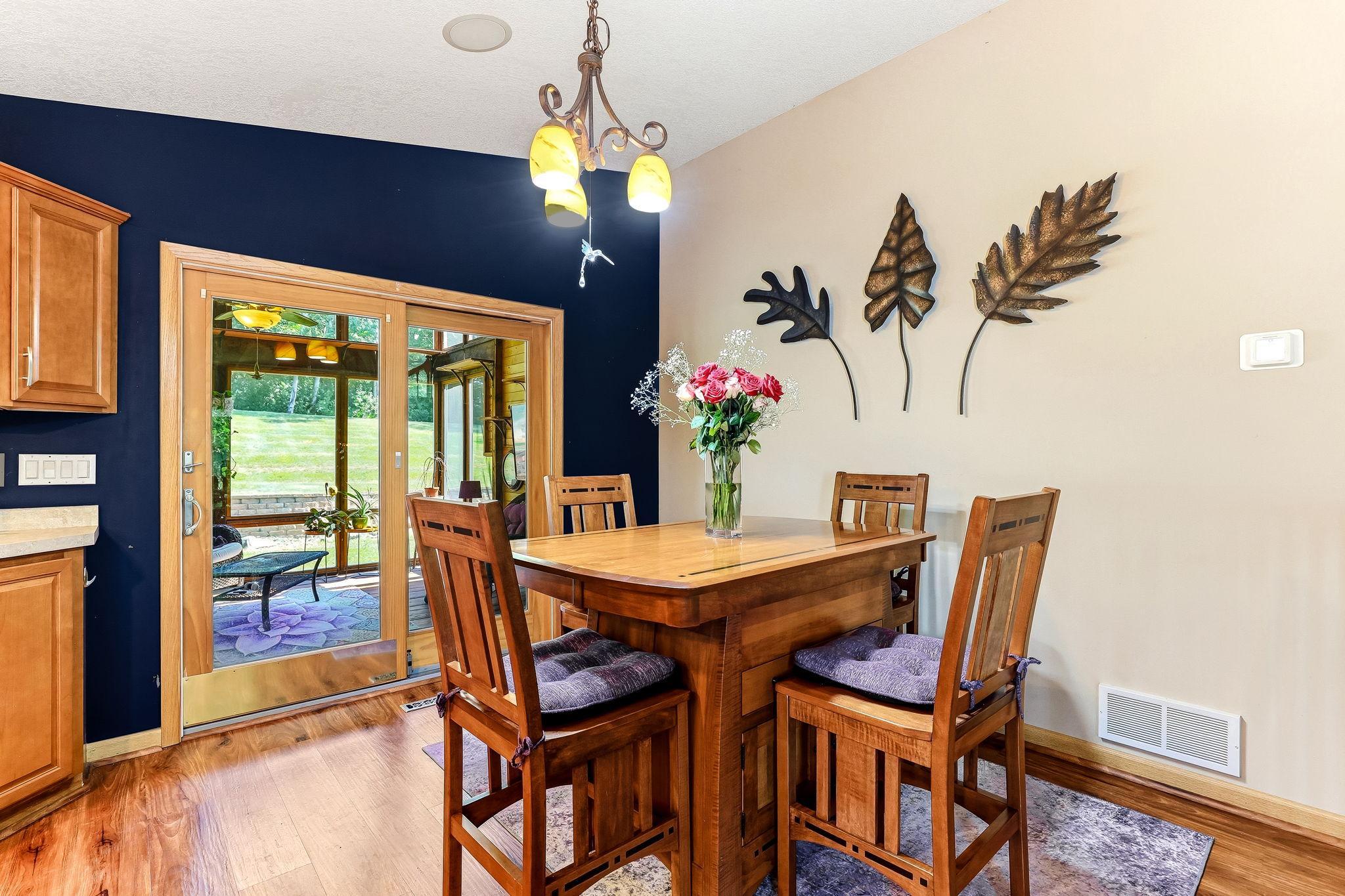 8-web-or-mls-8594-Underwood-Ln-08.jpg