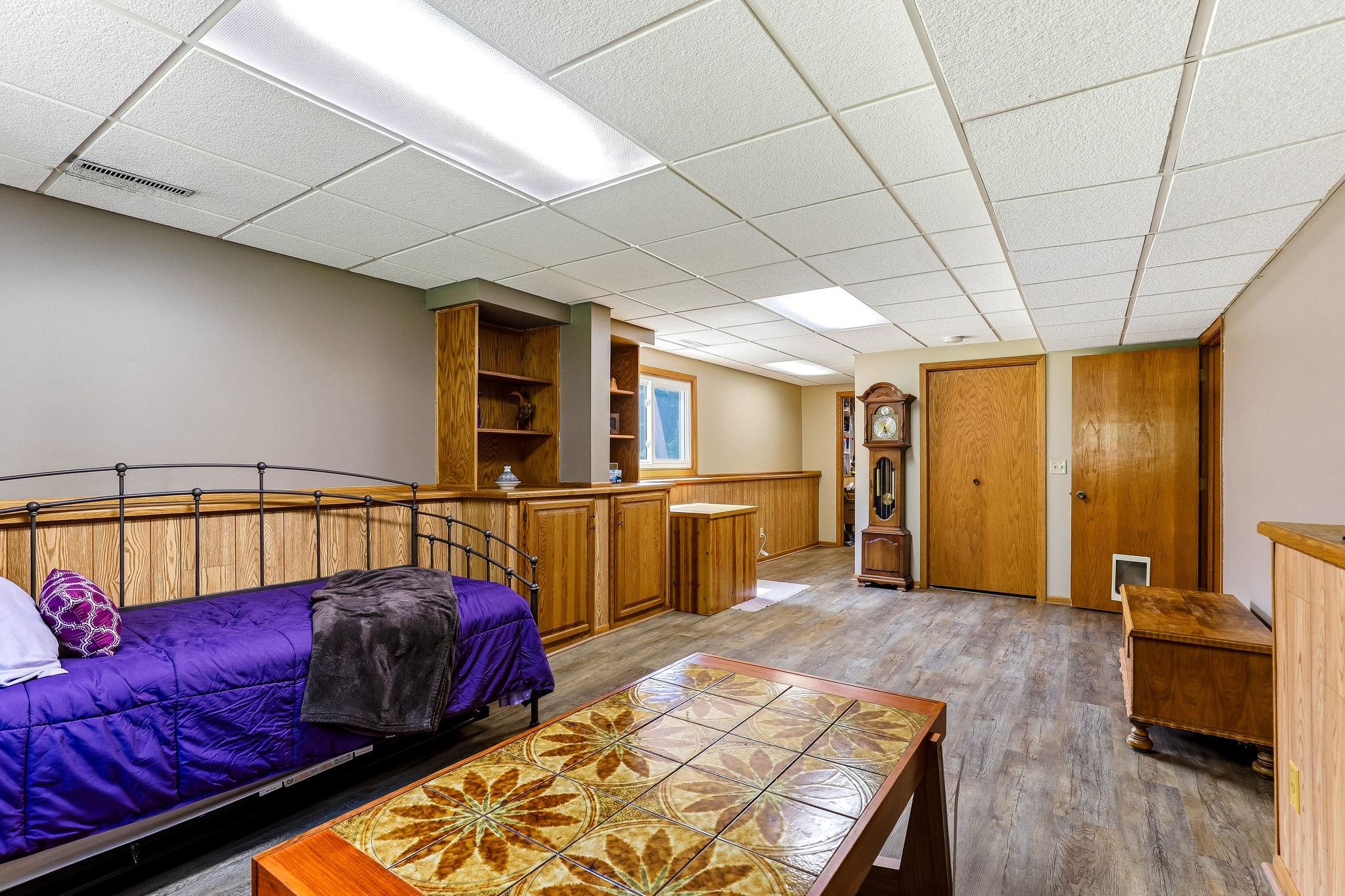 30-web-or-mls-8594-Underwood-Ln-30.jpg