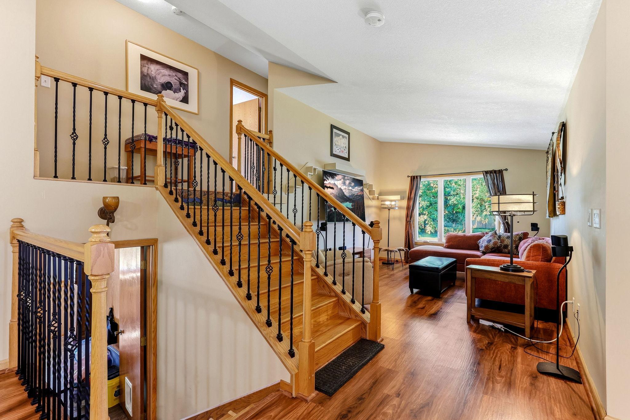 5-web-or-mls-8594-Underwood-Ln-05.jpg