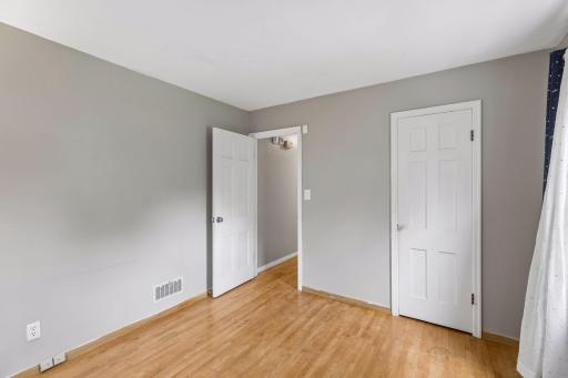 1445 Larpenteur Avenue W, Saint Paul, MN 55113