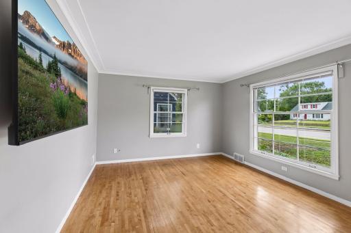 1445 Larpenteur Avenue W, Saint Paul, MN 55113