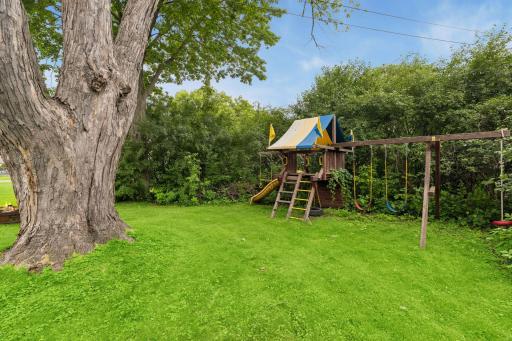 1445 Larpenteur Avenue W, Saint Paul, MN 55113
