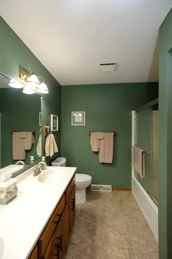 19634 Skyview Circle, Hutchinson, MN 55350
