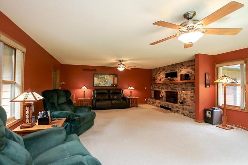 19634 Skyview Circle, Hutchinson, MN 55350