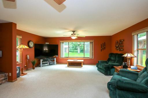 19634 Skyview Circle, Hutchinson, MN 55350