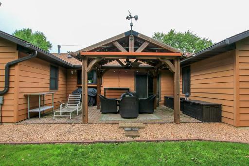 19634 Skyview Circle, Hutchinson, MN 55350