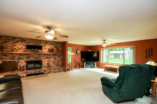 19634 Skyview Circle, Hutchinson, MN 55350