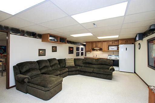 19634 Skyview Circle, Hutchinson, MN 55350