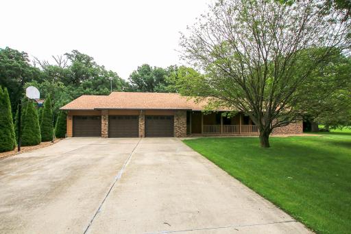 19634 Skyview Circle, Hutchinson, MN 55350