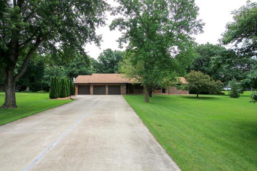 19634 Skyview Circle, Hutchinson, MN 55350