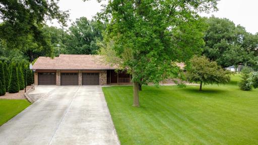 19634 Skyview Circle, Hutchinson, MN 55350