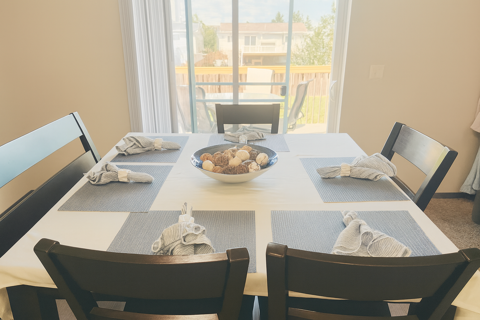Pic 6 dining room.png
