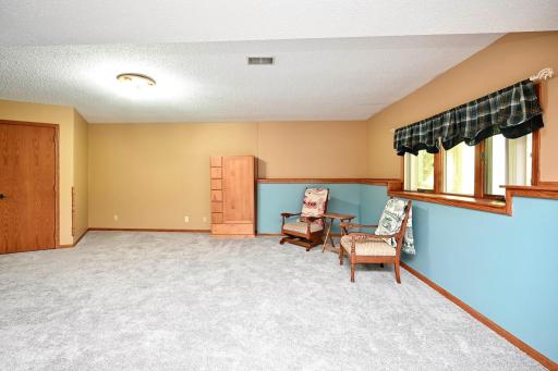 21 LL Family Room I.jpg