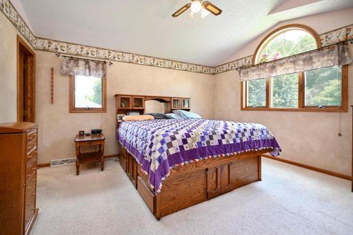 13 Primary Bedroom I.jpg