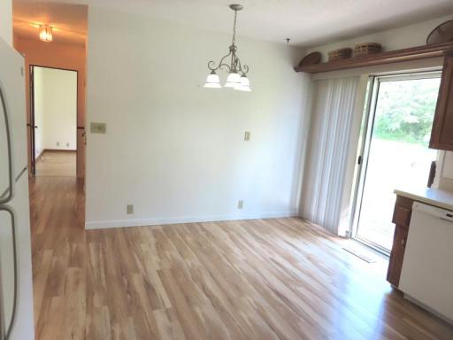 111 Bottineau dinette 2.jpg